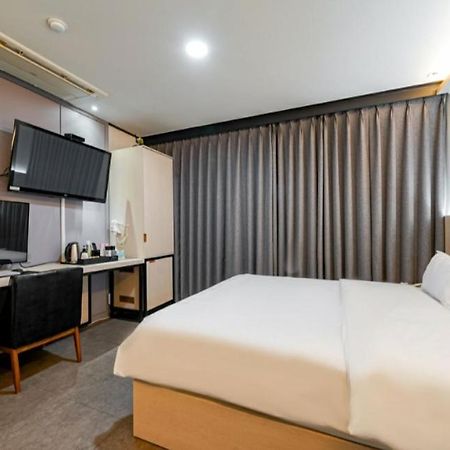 Hotel The May Пусан Экстерьер фото