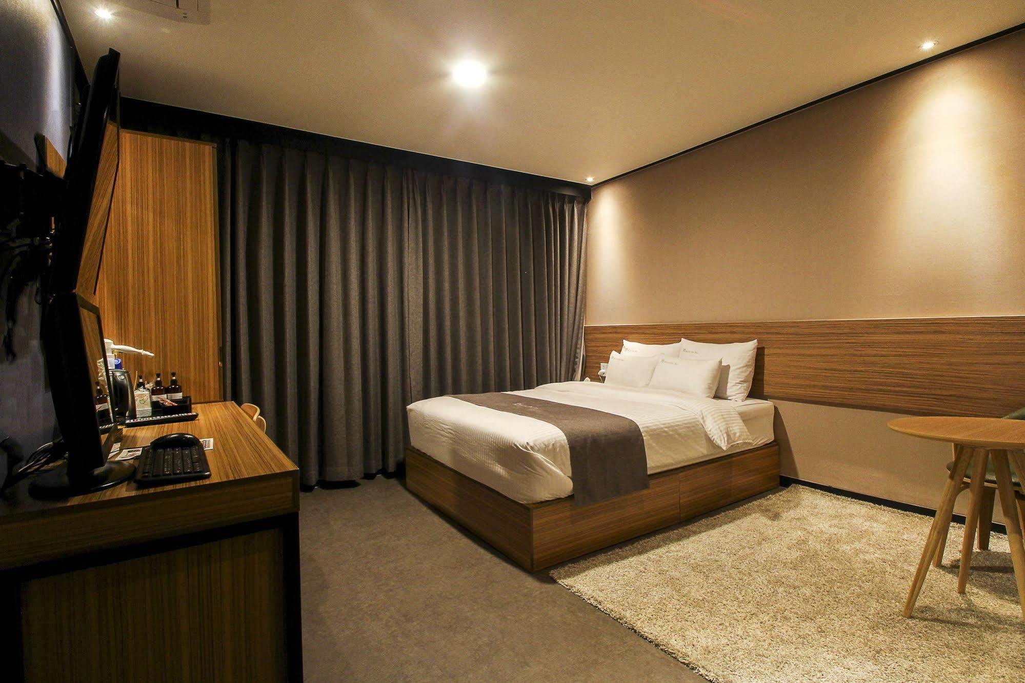 Hotel The May Пусан Экстерьер фото